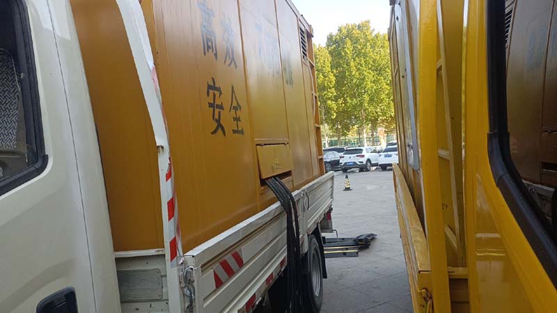 锦江如何判断柴油发电机组和UPS电源的切换时间是否符合要求？